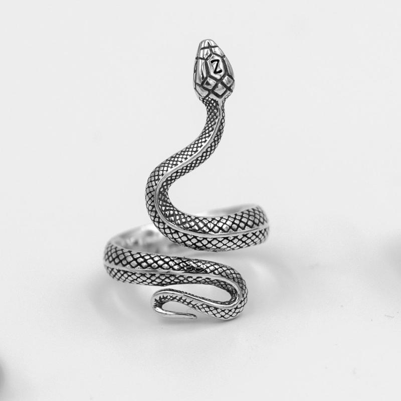 Unik Sølv Slange Ring – Et Tidløst Smykke til Dit Look