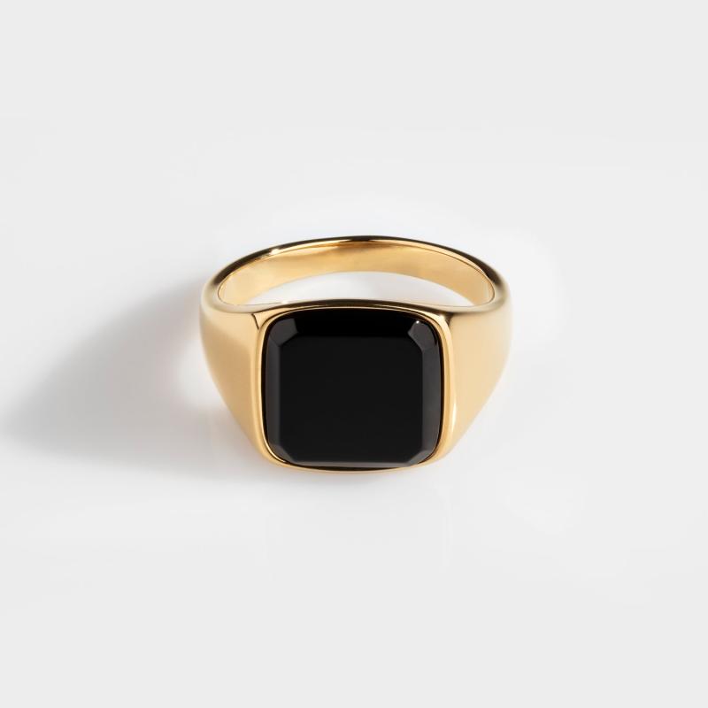 Guldtonet Signetring med Sort Onyx - Elegant Mænds Smykke