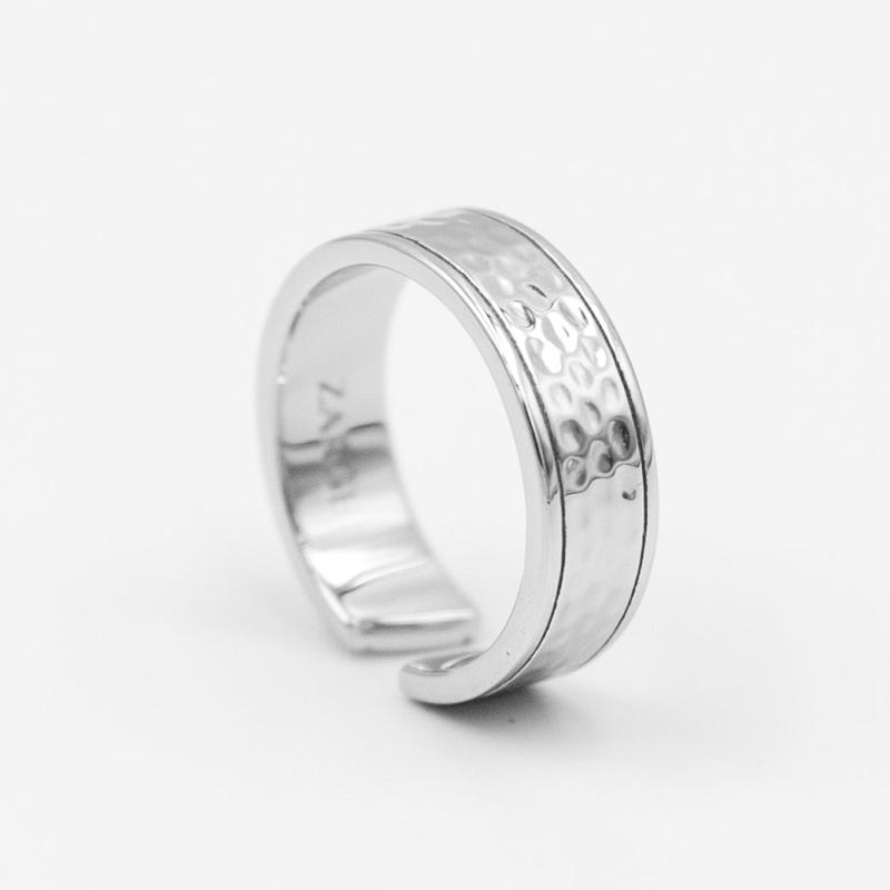 Unik Sølv Martellata Hammered Fingerring - Tidløs Elegance