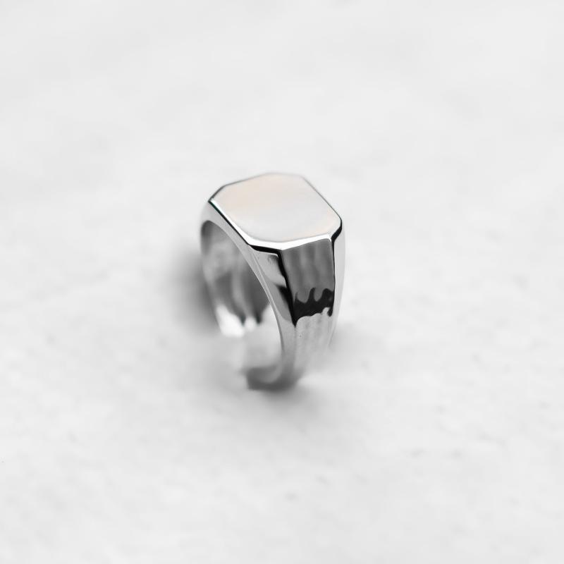 Sølv Signetring fra Zarge Jewelry - Elegance til Hverdag