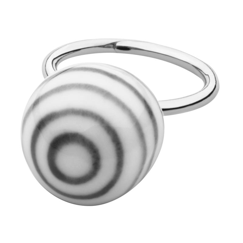 Anne Black, Stor Stribet Ball Ring i Sort/Hvid Sølv
