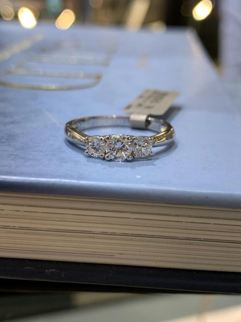 Smykkekæden Ring 14 Karat Hvidguld Med Diamanter 0,60 Carat - Fingerringe  - 1211110057504