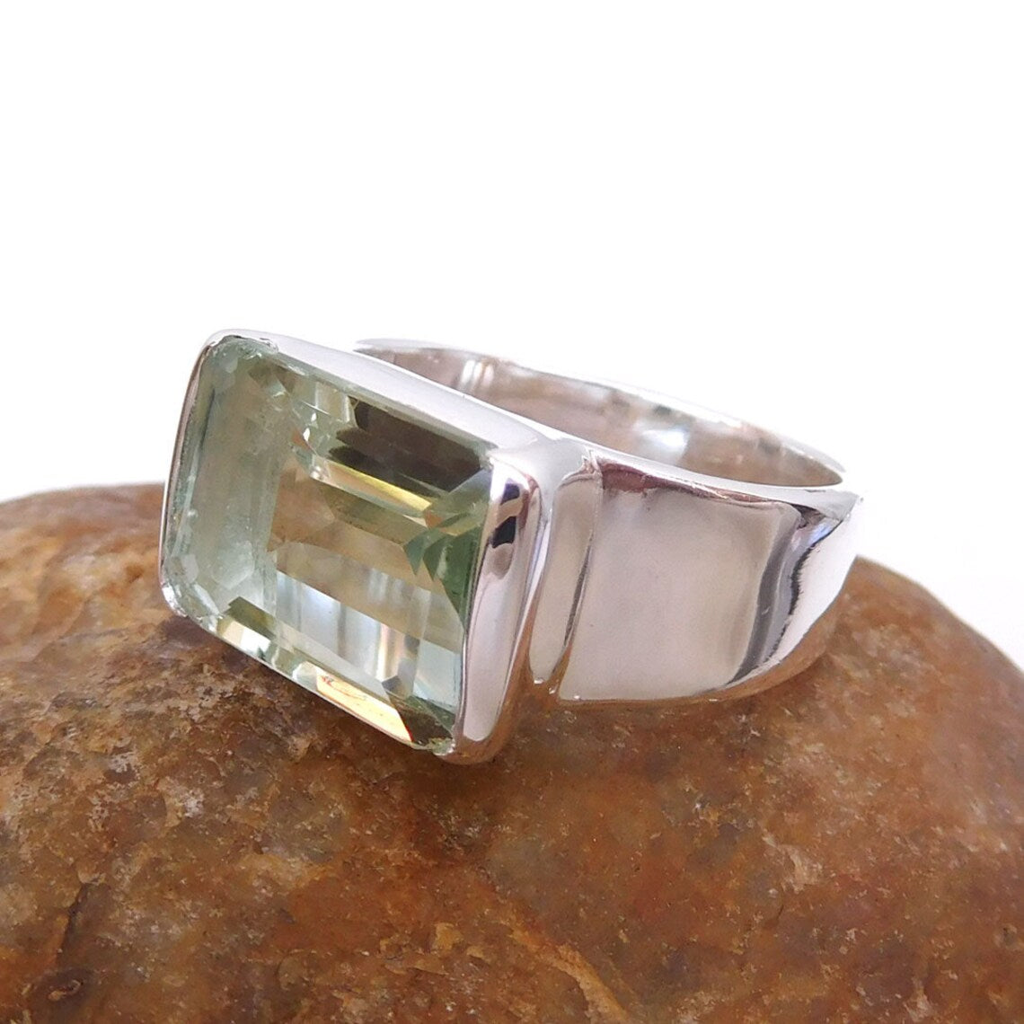 Grøn Sølv Ring Med Facetslebet Ametyst Sten - Niibuhr Jewelry Fingerringe