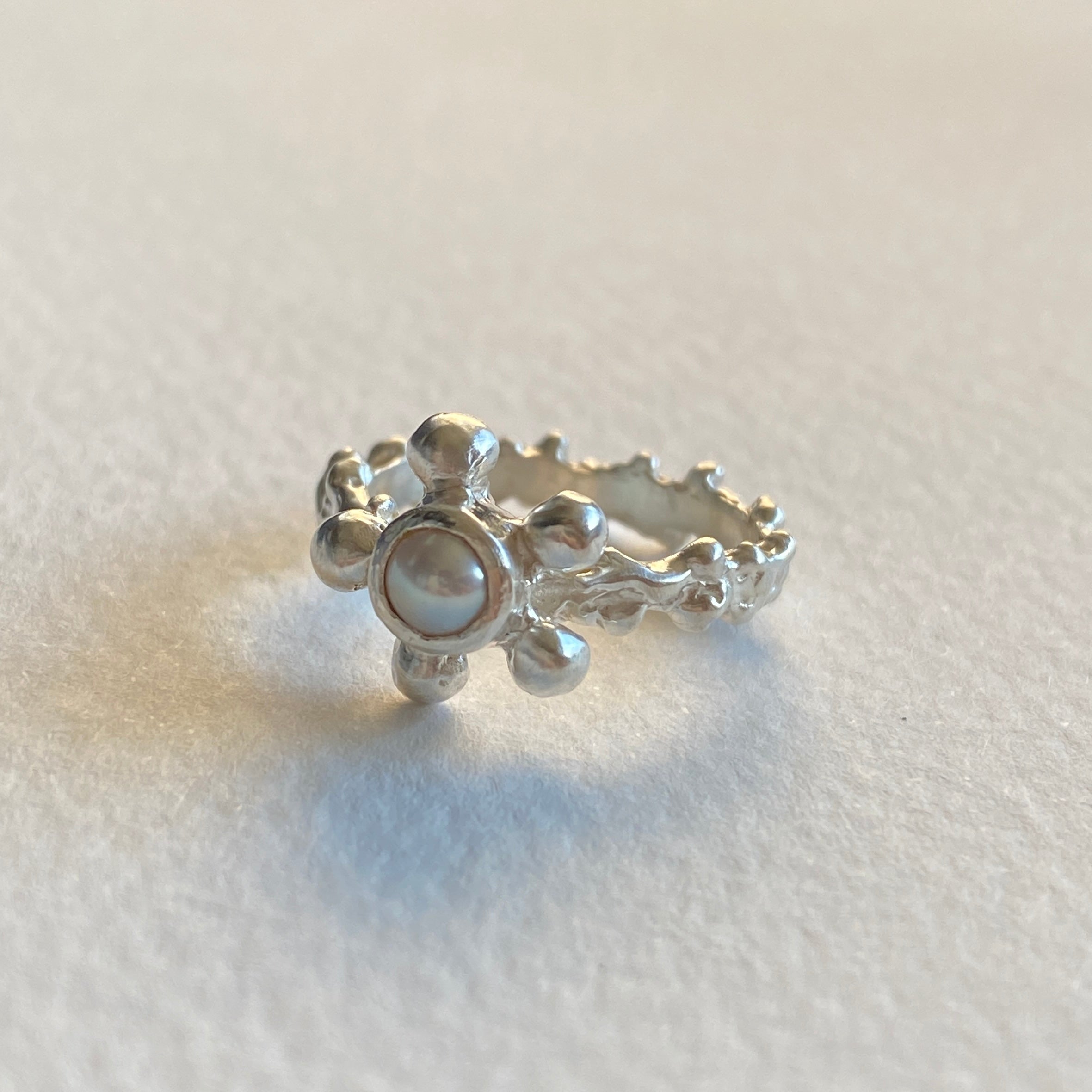 Eggy Flower Ring - Ginger Angel Fingerringe