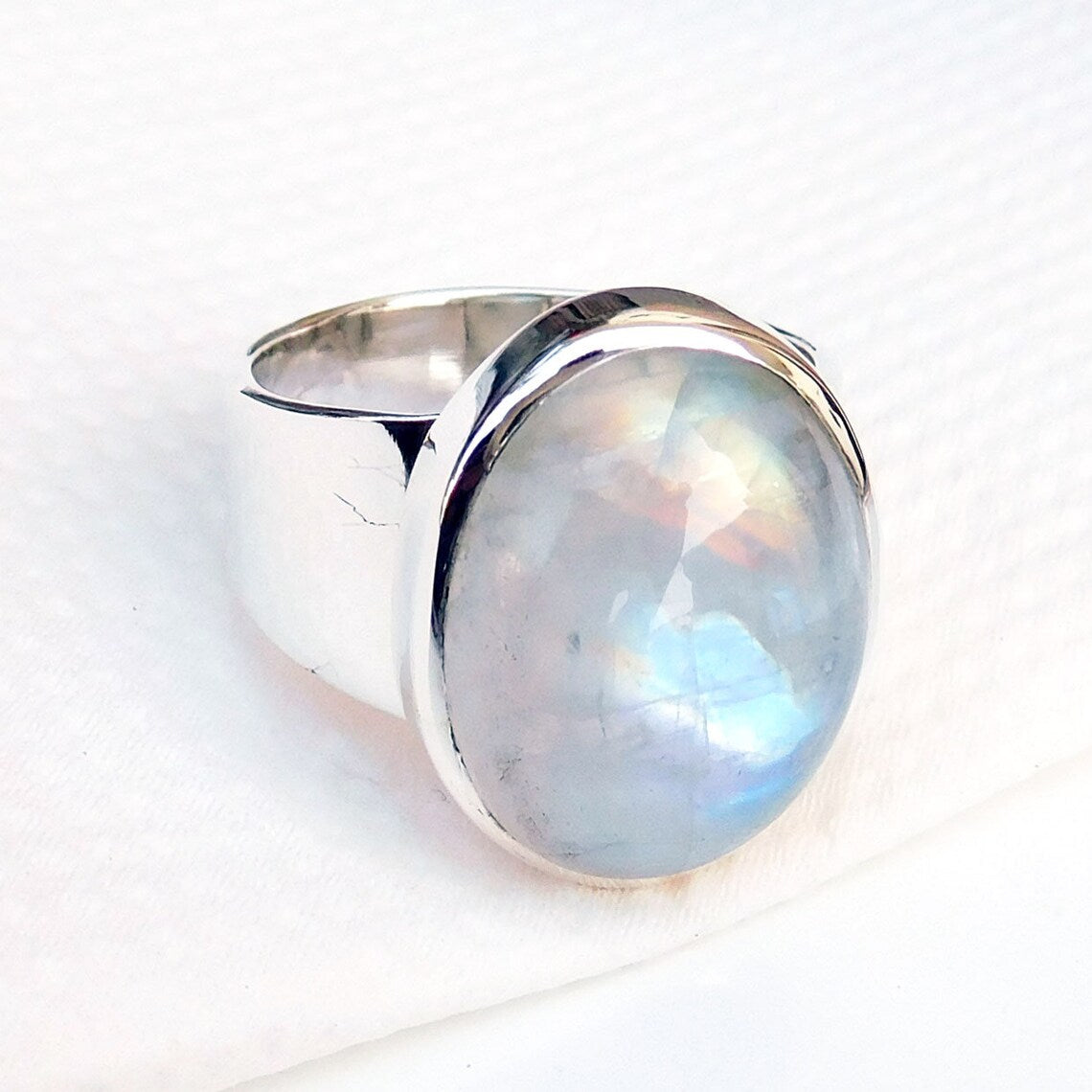 Stor Sølv Ring Med Facetslebet Månesten - Niibuhr Jewelry Fingerringe